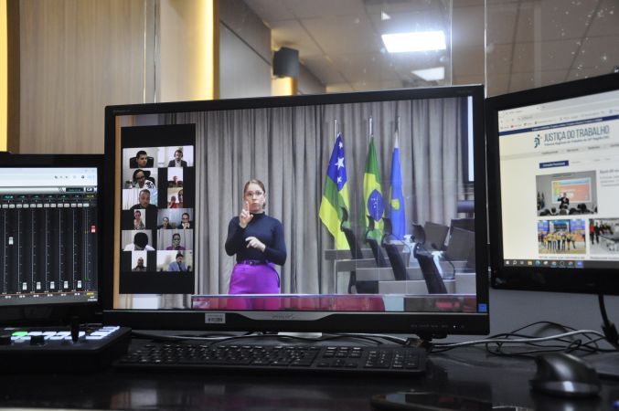 Imagem da galeria: Primeira audiência com intérprete de libras (8).JPG